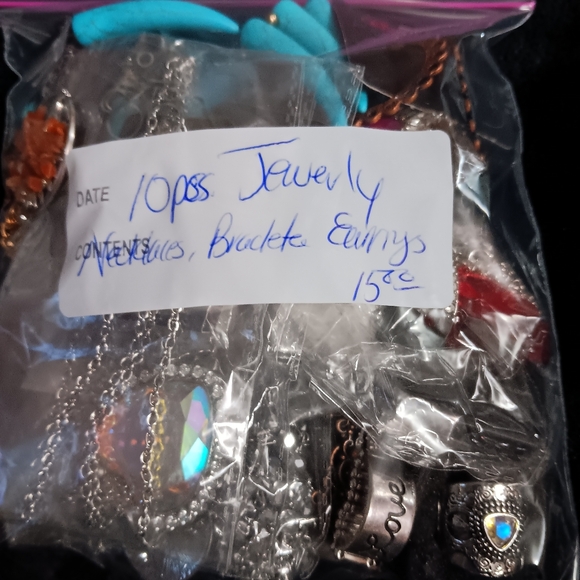 Paparazzi Jewelry. 10+ pcs per bag - Picture 9 of 9